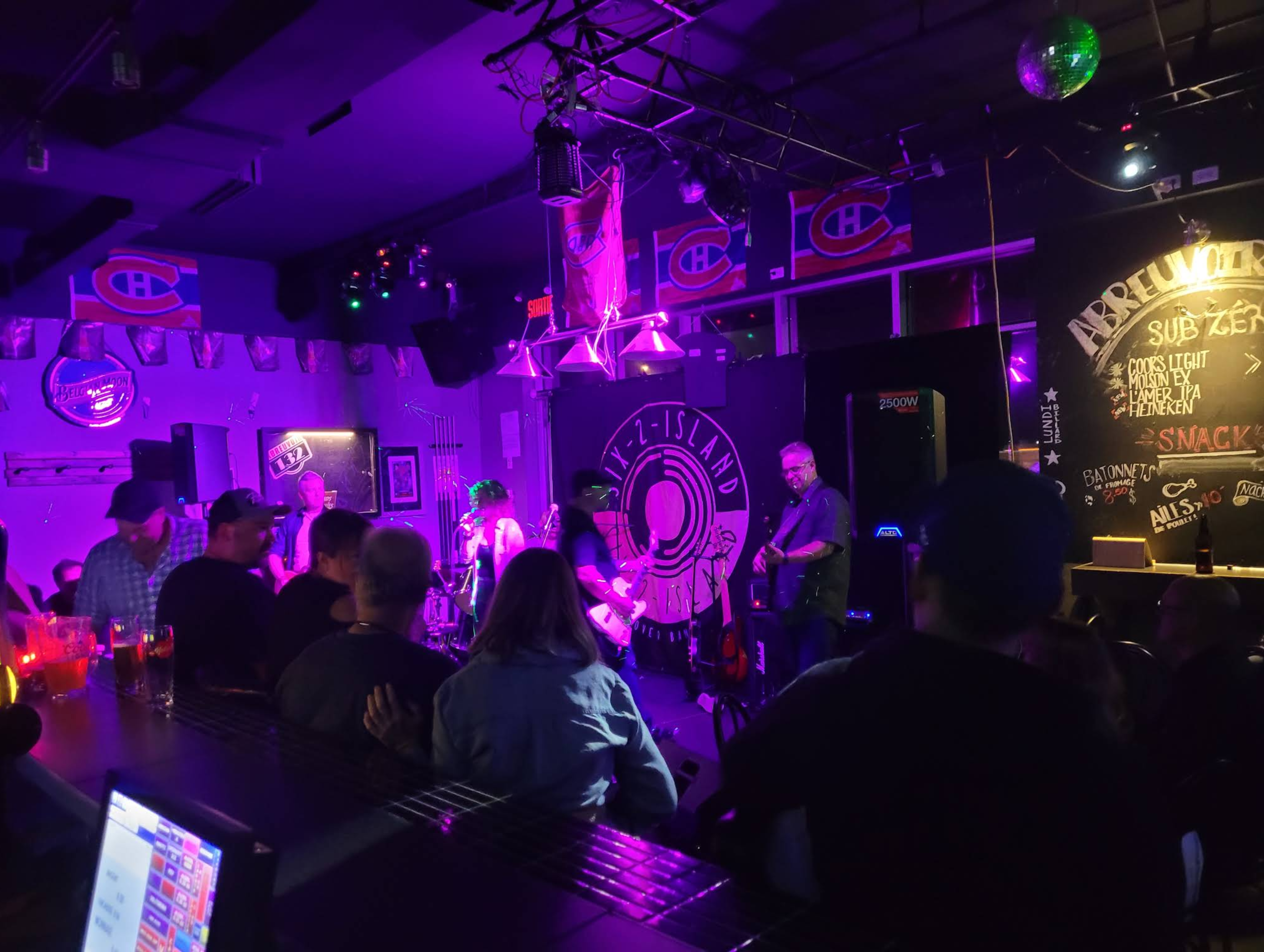 Spectacle live au bar Abreuvoir 132 Varennes