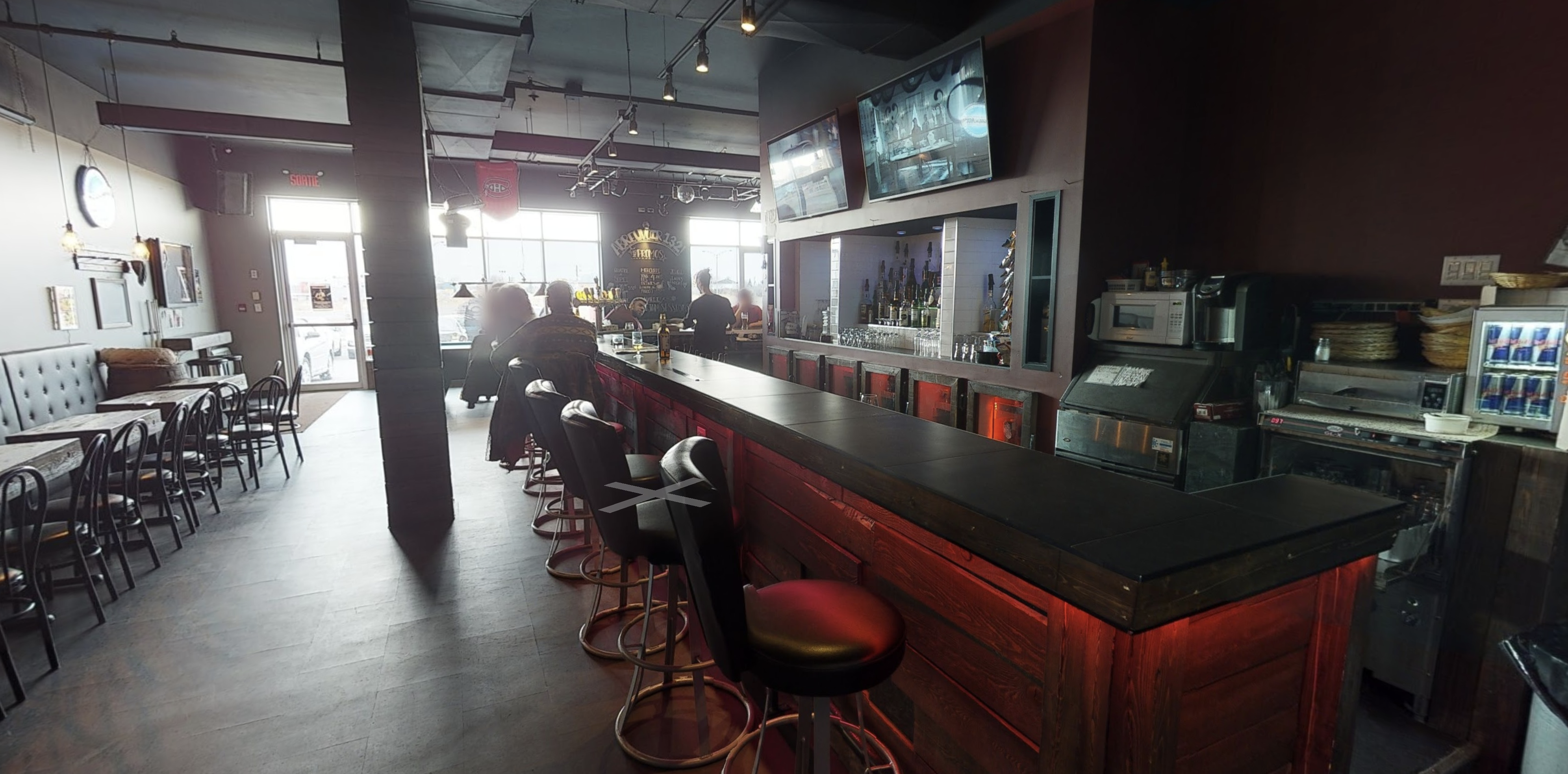 Intérieur du bar de l'Abreuvoir 132